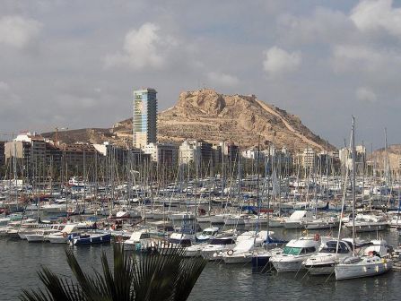 puerto y el Castillo de Alicante